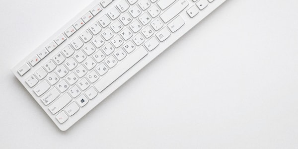 用户分享的电竞外设装备照片 - RGB机械键盘与游戏鼠标