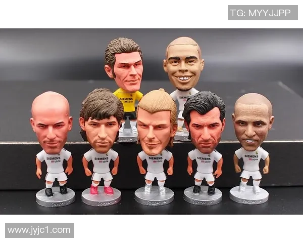 足球球星球迷纪念品模型收藏指南及价值评估分析